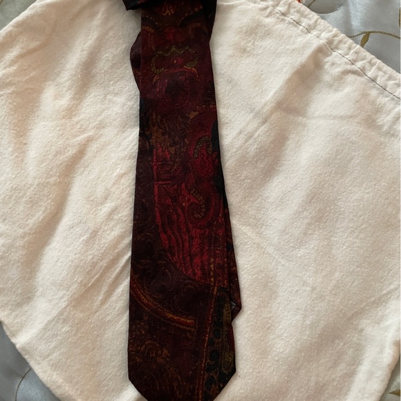 Gianfranco Ferre silk Tie - Picture 1 of 3